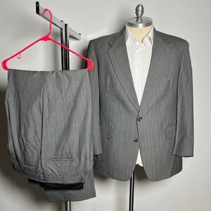 Hart Schaffner & Marx Suit Mens 44R 39x30 Gray Glen Plaid Virgin Wool Two Button